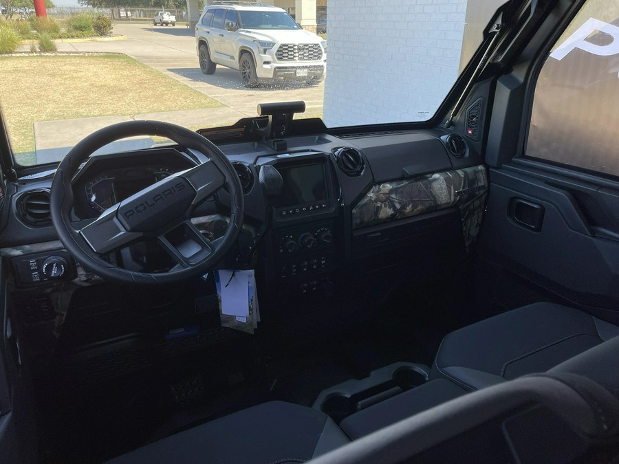 2027 Polaris Ranger Crew XD 1500 NorthStar Ultimate - Light Tint