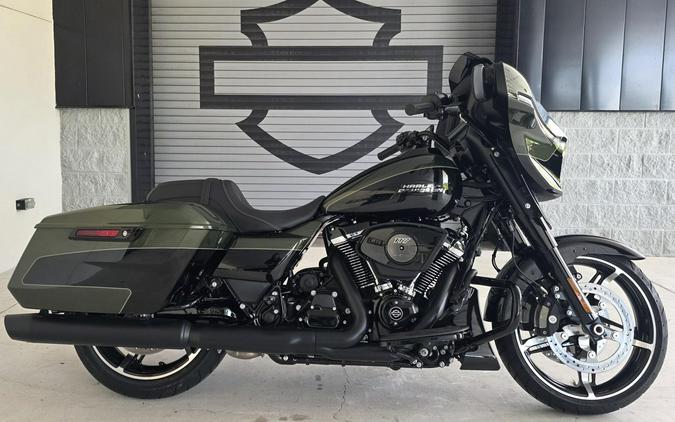 2026 Harley-Davidson® Road Glide® Olive Steel Metallic / Vivid Black Black Trim