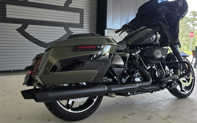 2026 Harley-Davidson® Road Glide® Olive Steel Metallic / Vivid Black Black Trim