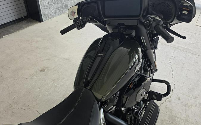 2026 Harley-Davidson® Road Glide® Olive Steel Metallic / Vivid Black Black Trim
