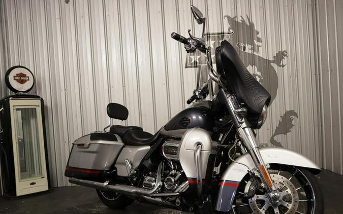 2019 Harley-Davidson® FLHXSE - CVO™ Street Glide®