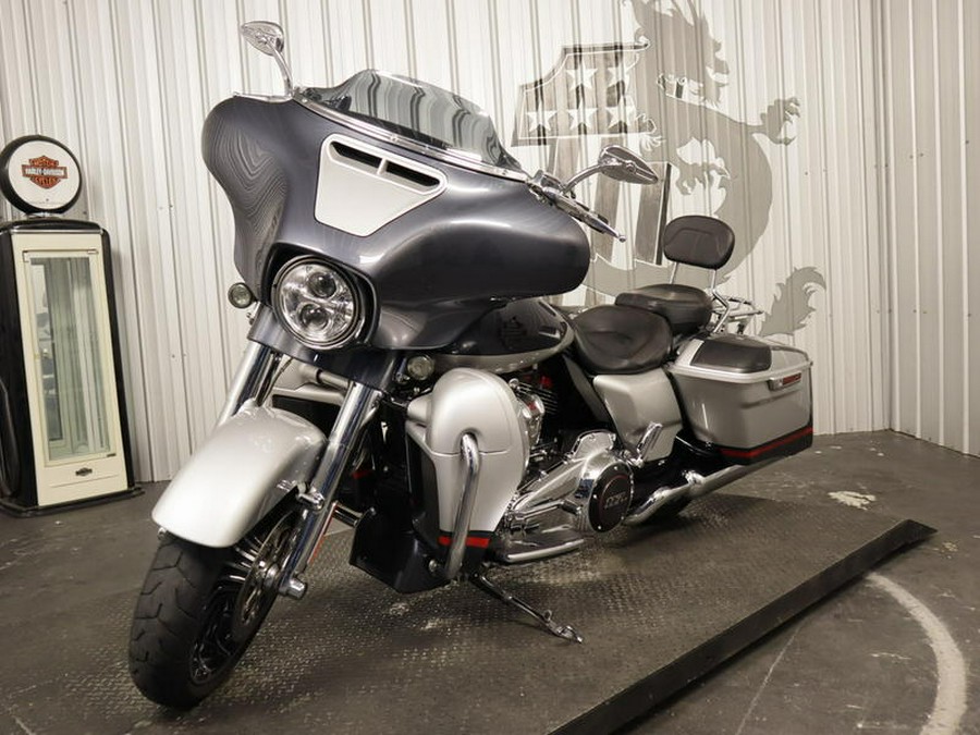 2019 Harley-Davidson® FLHXSE - CVO™ Street Glide®