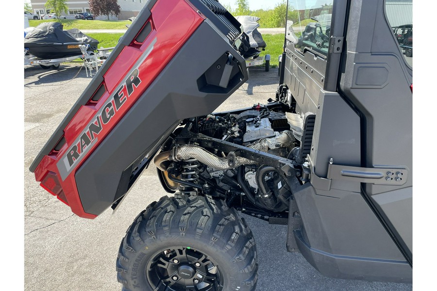 2025 Polaris Industries RANGER CREW XP 1000 NORTHSTAR ULTIMATE - SUNSET RED