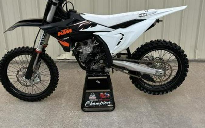 2025 250 SX-F - KTM