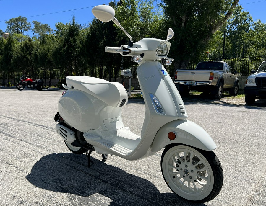 2022 Vespa Sprint 150 White Out