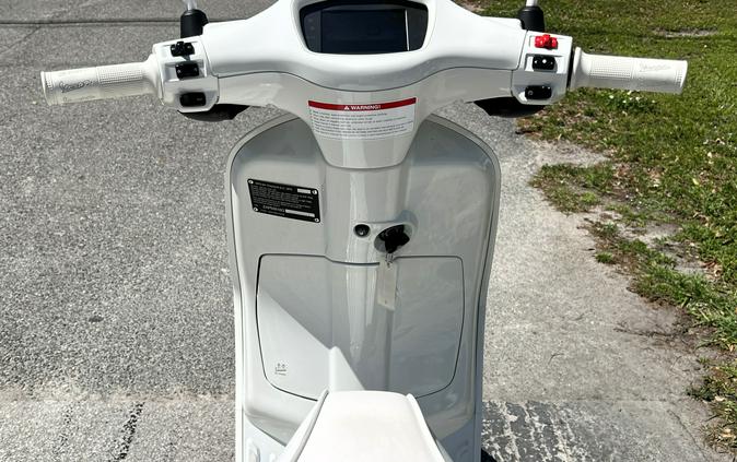 2022 Vespa Sprint 150 White Out