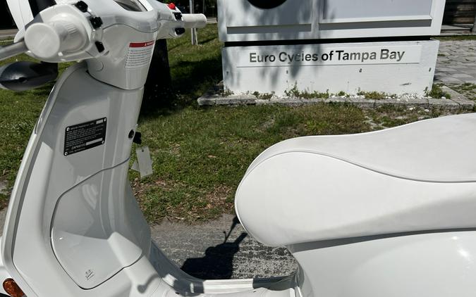 2022 Vespa Sprint 150 White Out