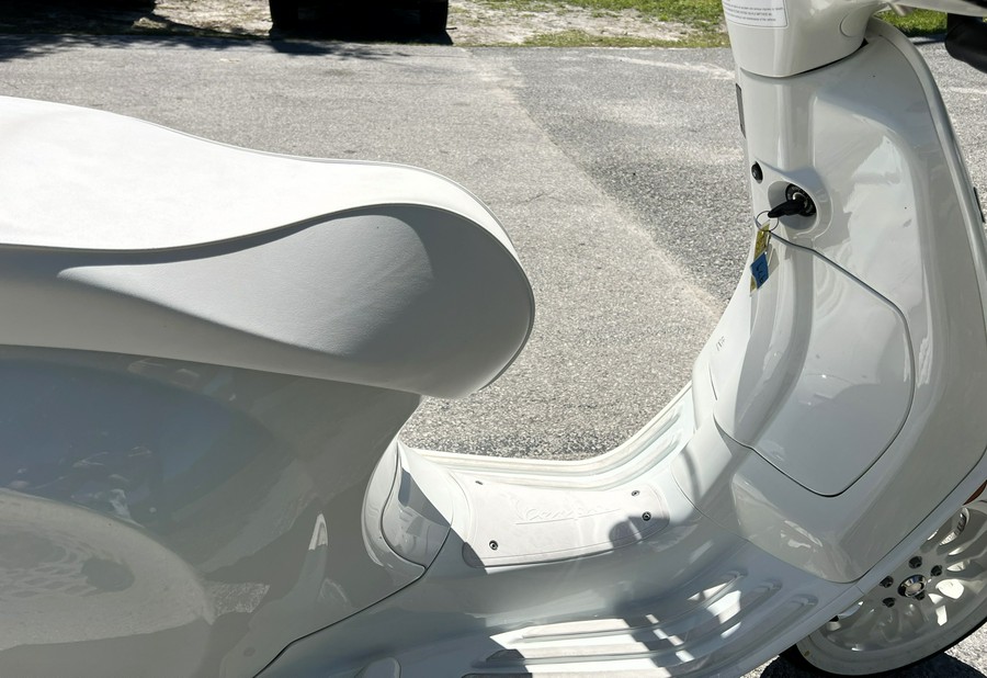 2022 Vespa Sprint 150 White Out