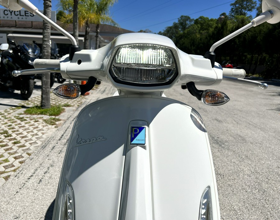 2022 Vespa Sprint 150 White Out