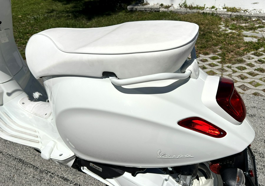 2022 Vespa Sprint 150 White Out