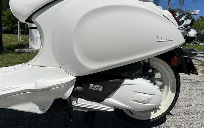 2022 Vespa Sprint 150 White Out