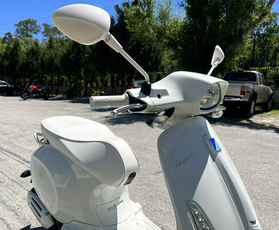 2022 Vespa Sprint 150 White Out