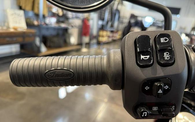 2025 Indian Motorcycle® Sport Chief Maroon Metallic