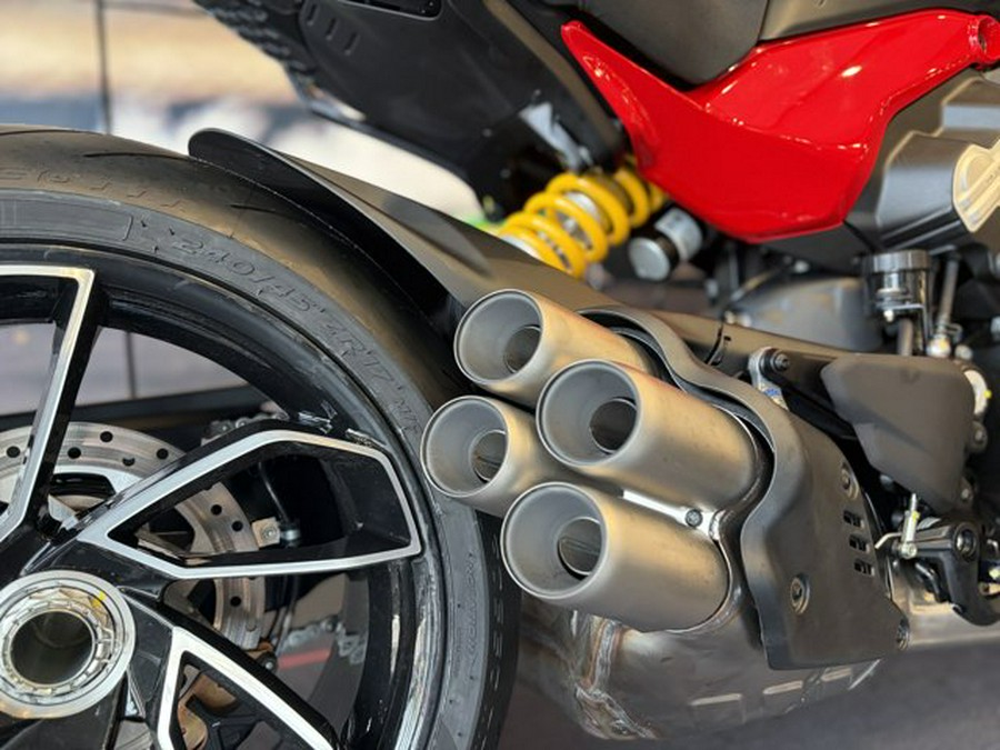 2026 Ducati DIAVEL V4