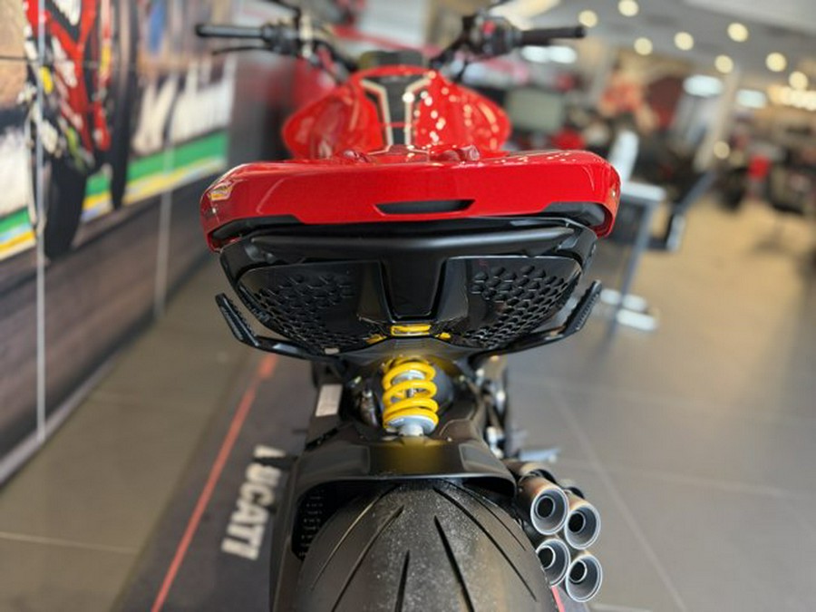2026 Ducati DIAVEL V4