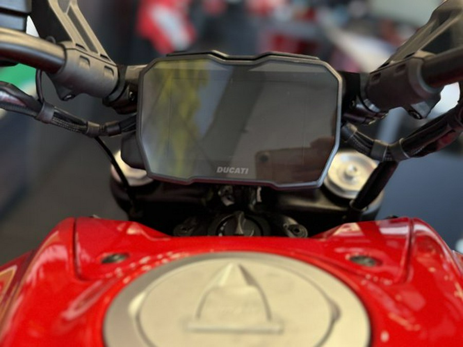 2026 Ducati DIAVEL V4