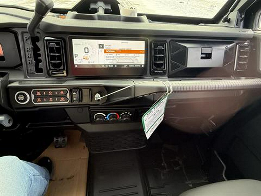 2026 Can-Am Defender MAX Limited HD11