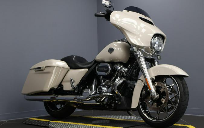 2022 Harley-Davidson® Street Glide® Special White Sand Pearl