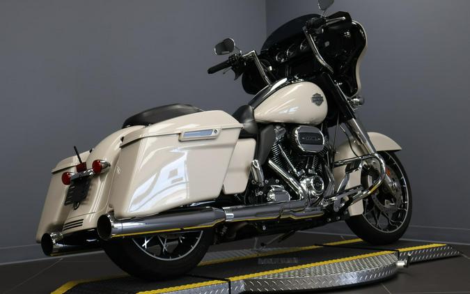 2022 Harley-Davidson® Street Glide® Special White Sand Pearl