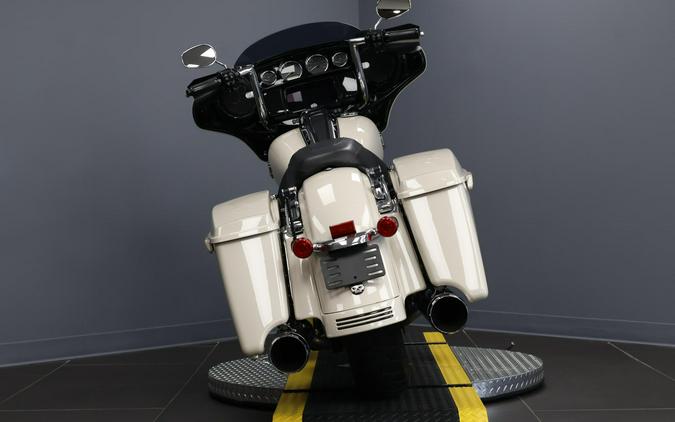 2022 Harley-Davidson® Street Glide® Special White Sand Pearl