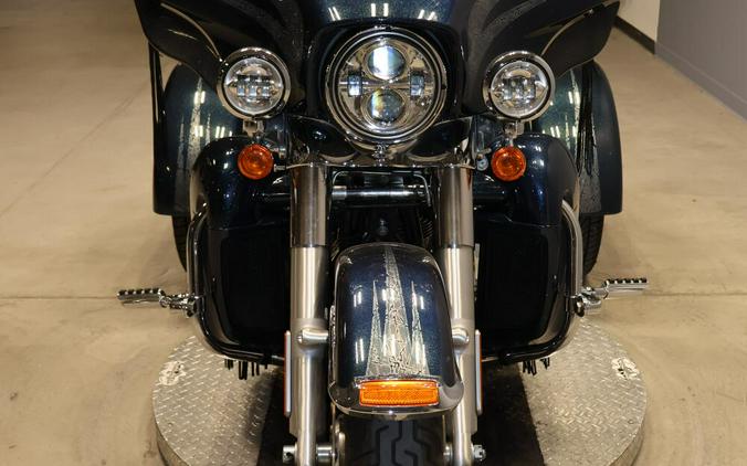 2016 Harley-Davidson Tri Glide Ultra FLHTCUTG