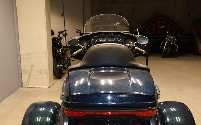 2016 Harley-Davidson Tri Glide Ultra FLHTCUTG