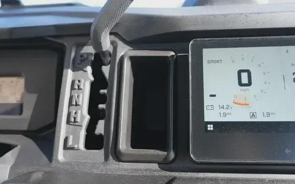 2026 CAN-AM DEFENDER MAX XT HD11 WITH 1025 INCH TOUCHSCREEN