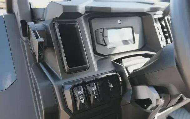 2026 CAN-AM DEFENDER MAX XT HD11 WITH 1025 INCH TOUCHSCREEN