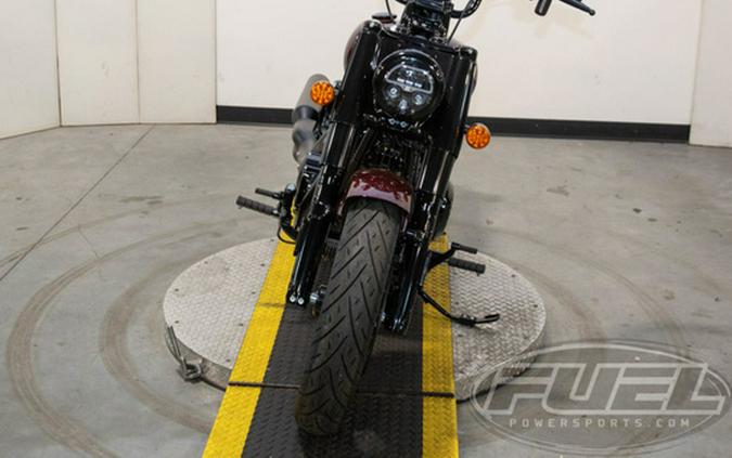 2025 Indian Chief Bobber Dark Horse Maroon Metallic