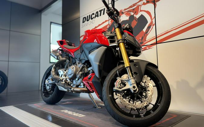 2026 Ducati STREETFIGHTER V2S