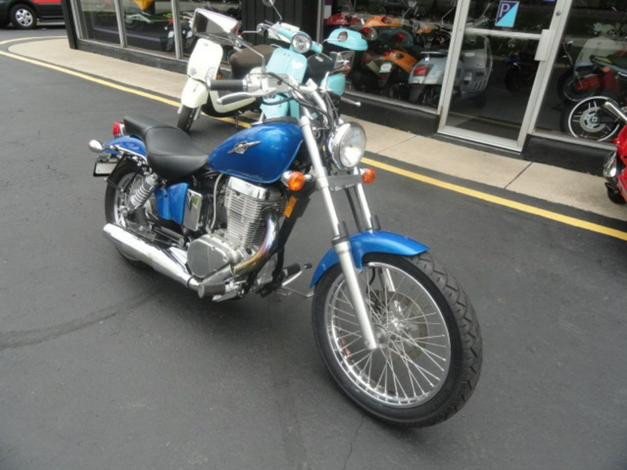 2011 Suzuki Boulevard S40