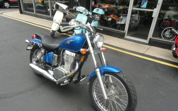 2011 Suzuki Boulevard S40