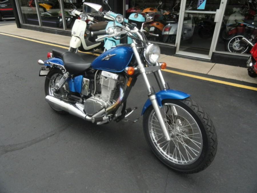 2011 Suzuki Boulevard S40