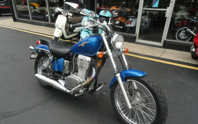 2011 Suzuki Boulevard S40