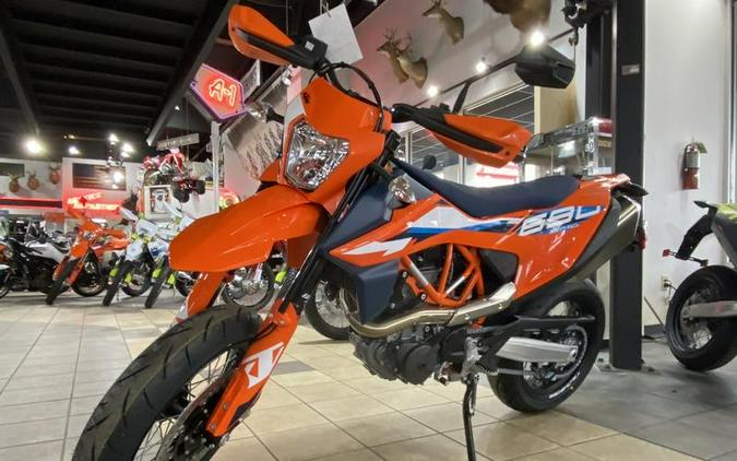 2024 KTM 690 SMC R