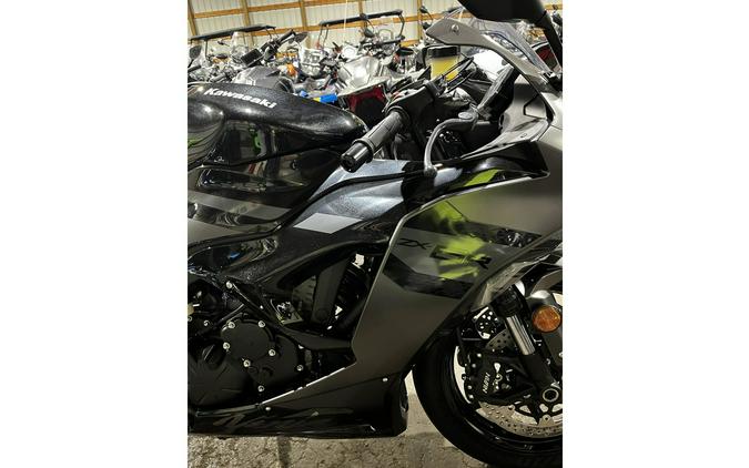 2026 Kawasaki Ninja® ZX™-6R Base