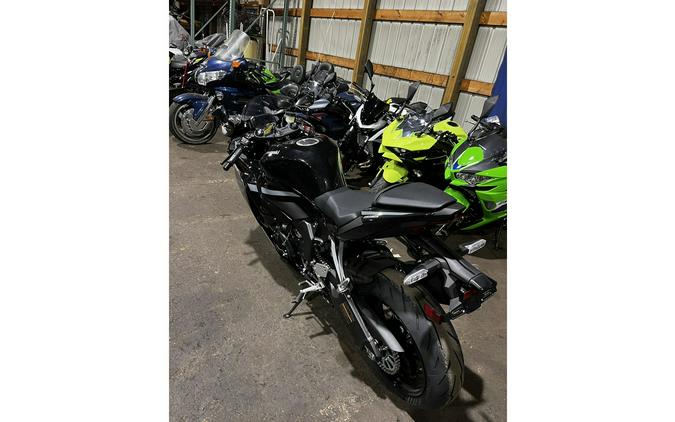 2026 Kawasaki Ninja® ZX™-6R Base