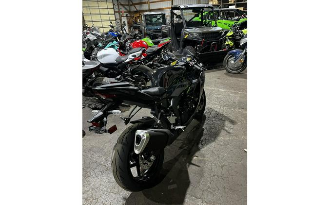 2026 Kawasaki Ninja® ZX™-6R Base