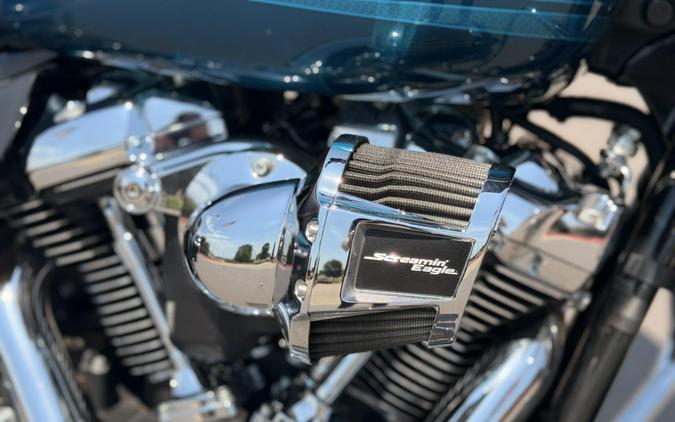 2022 Harley-Davidson® Street Glide® FLHX Vivid Black 644227