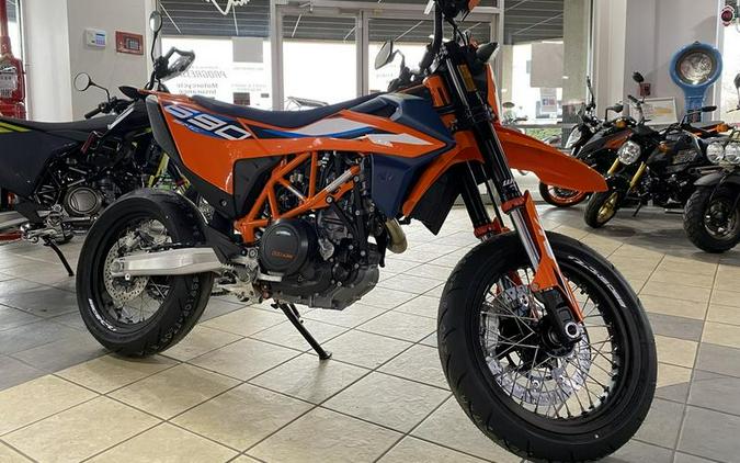 2024 KTM 690 SMC R