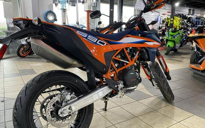 2024 KTM 690 SMC R