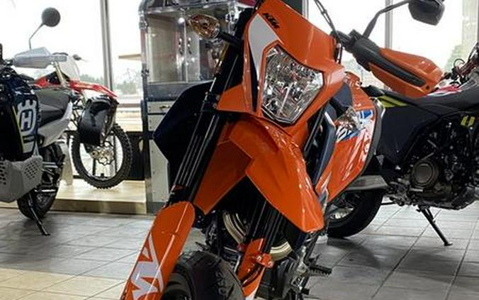 2024 KTM 690 SMC R