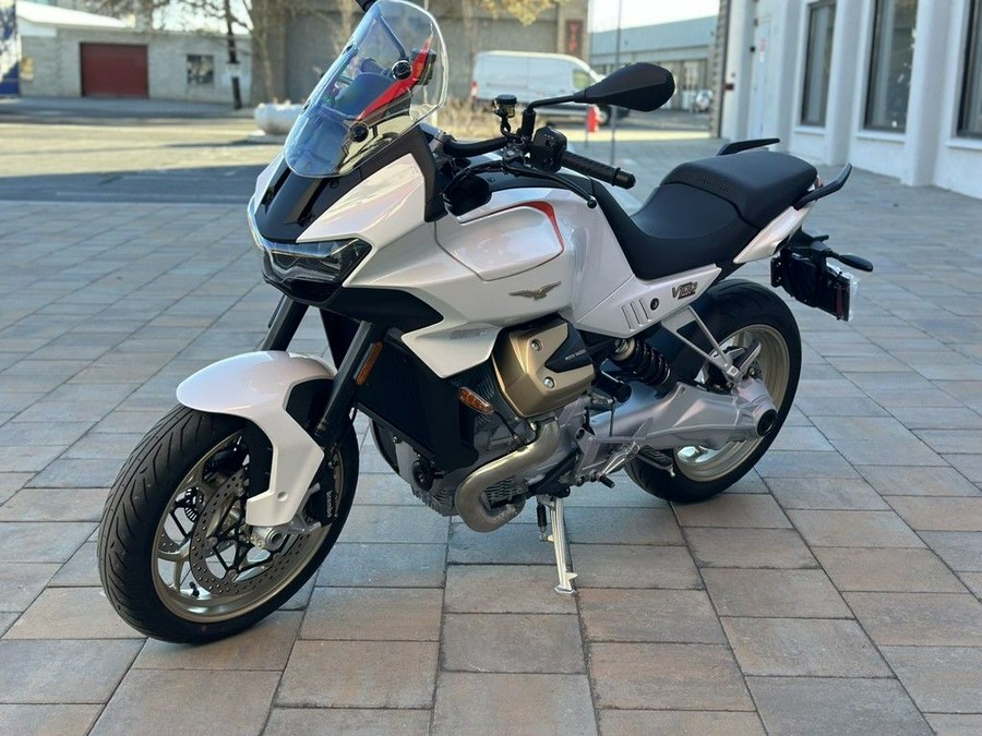 2024 Moto Guzzi V100 Mandello