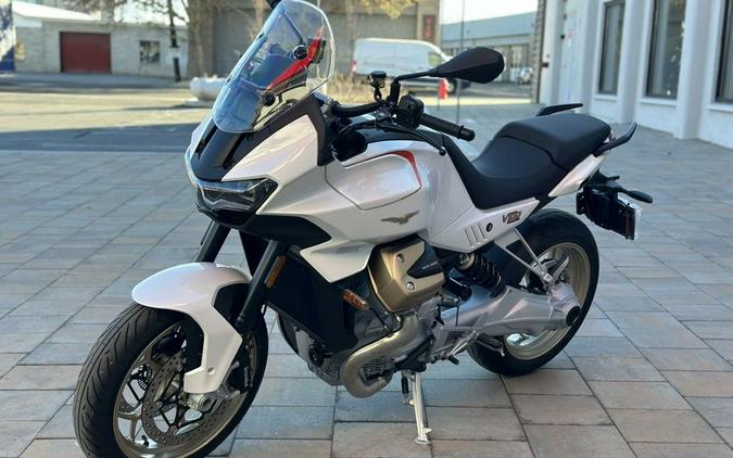 2024 Moto Guzzi V100 Mandello