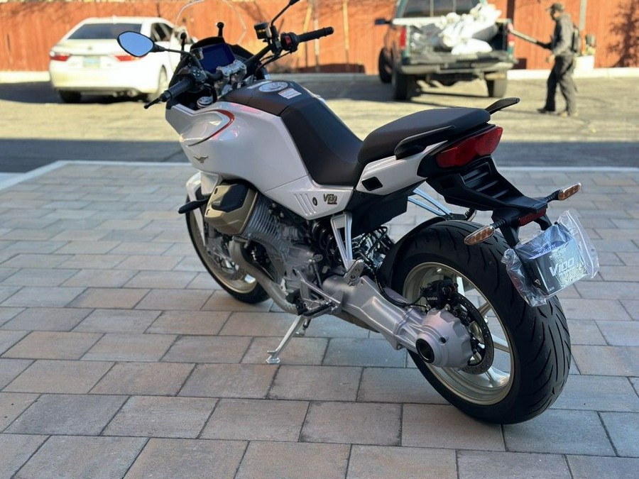 2024 Moto Guzzi V100 Mandello