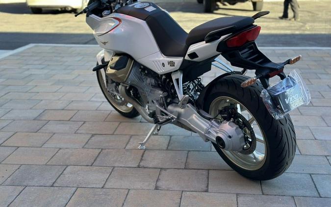 2024 Moto Guzzi V100 Mandello