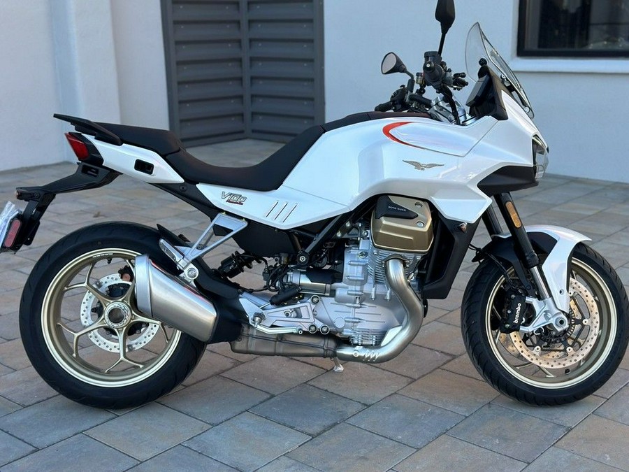 2024 Moto Guzzi V100 Mandello