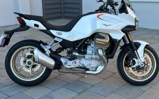 2024 Moto Guzzi V100 Mandello