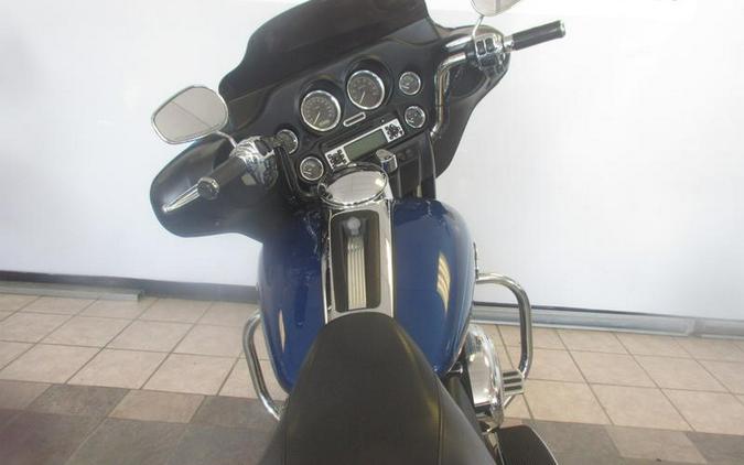 2010 Harley-Davidson® FLHTCU - Ultra Classic® Electra Glide