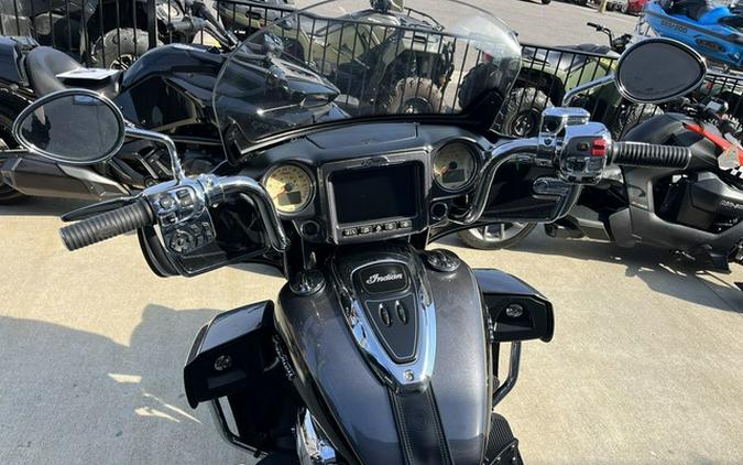 2017 Indian Roadmaster Steel Gray Over Thunder Black